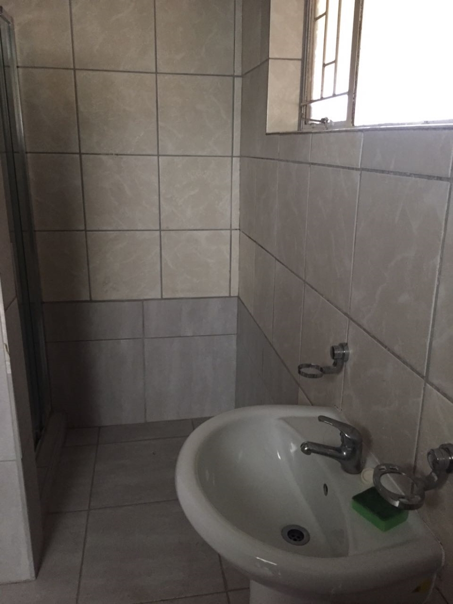 To Let 1 Bedroom Property for Rent in Miederpark North West